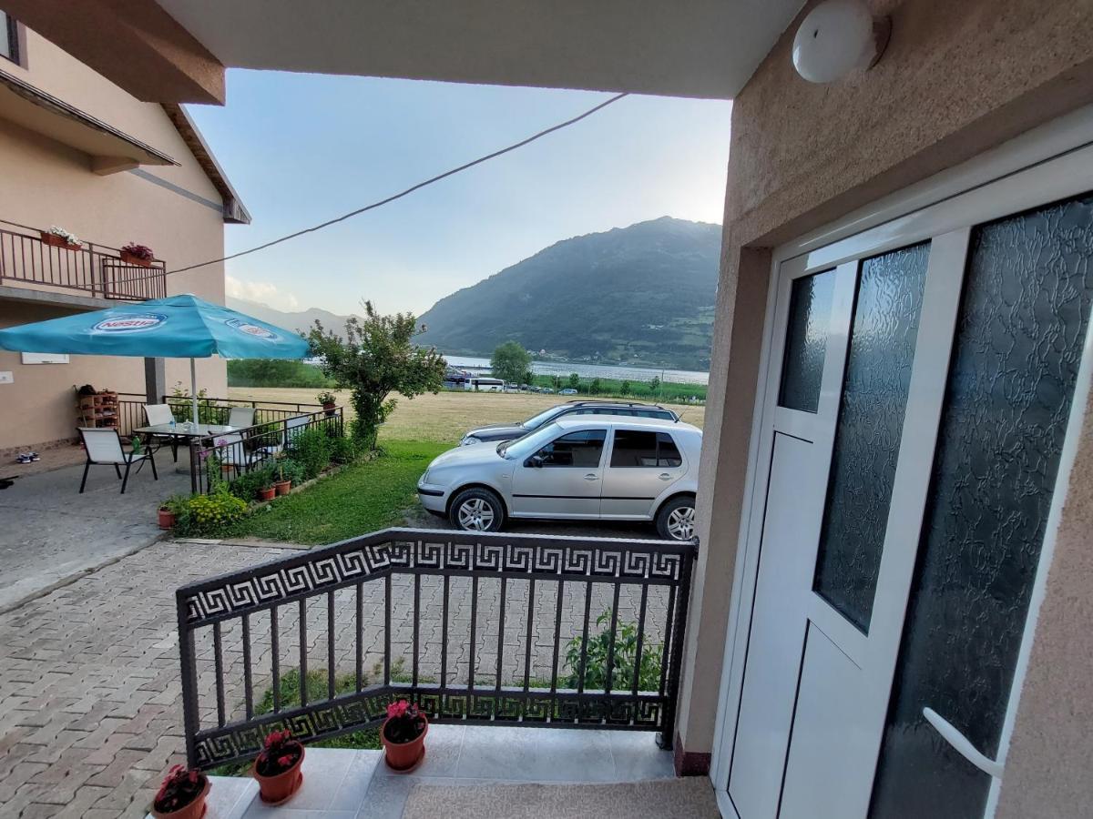 Sara Apartments Plav Luaran gambar